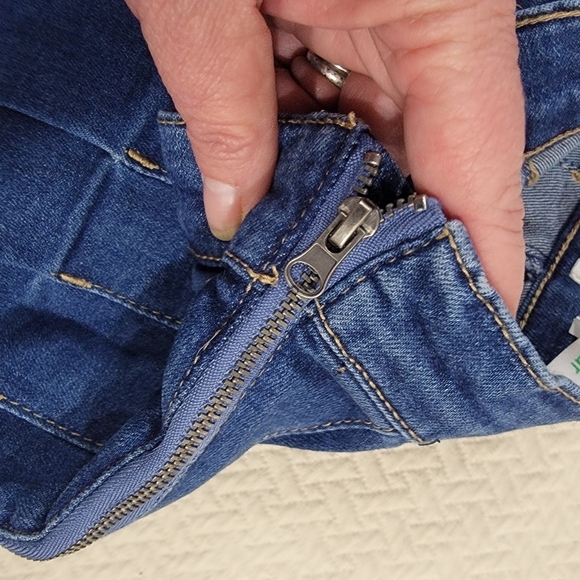 Re Generation by Celebrity Pink Denim Pleated Skirt Size S - Picture 10 of 15